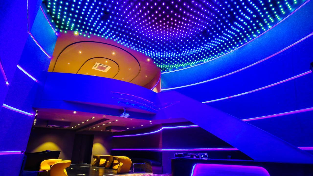 The Weekend Address Hotel Surat Luaran gambar
