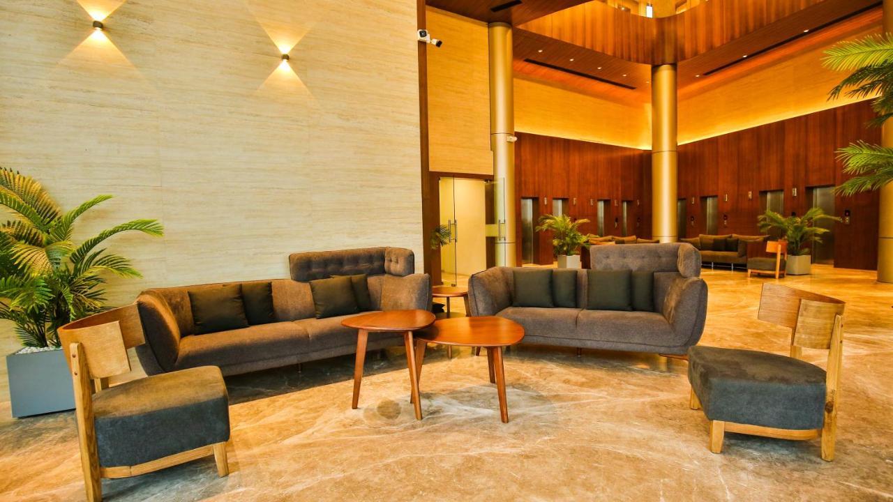 The Weekend Address Hotel Surat Luaran gambar