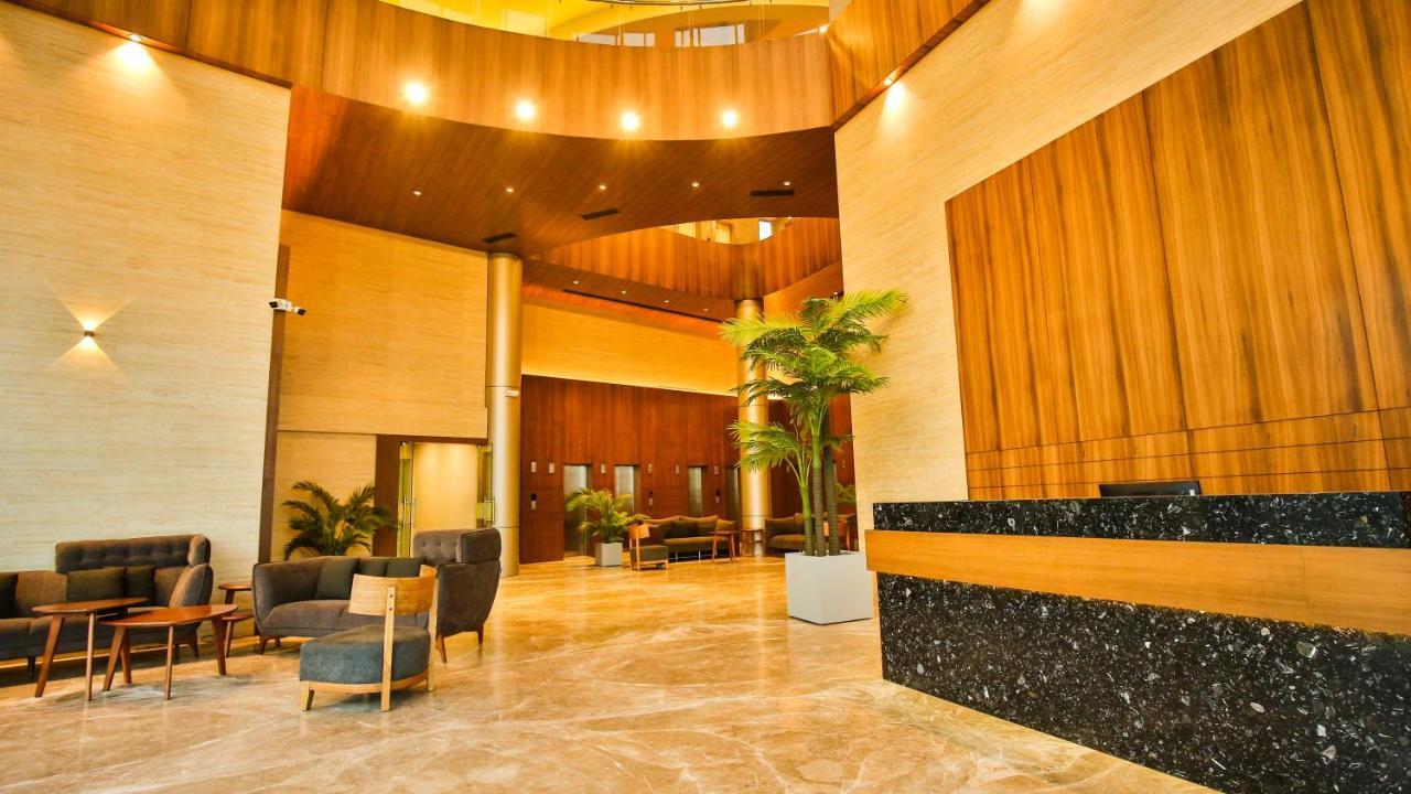 The Weekend Address Hotel Surat Luaran gambar